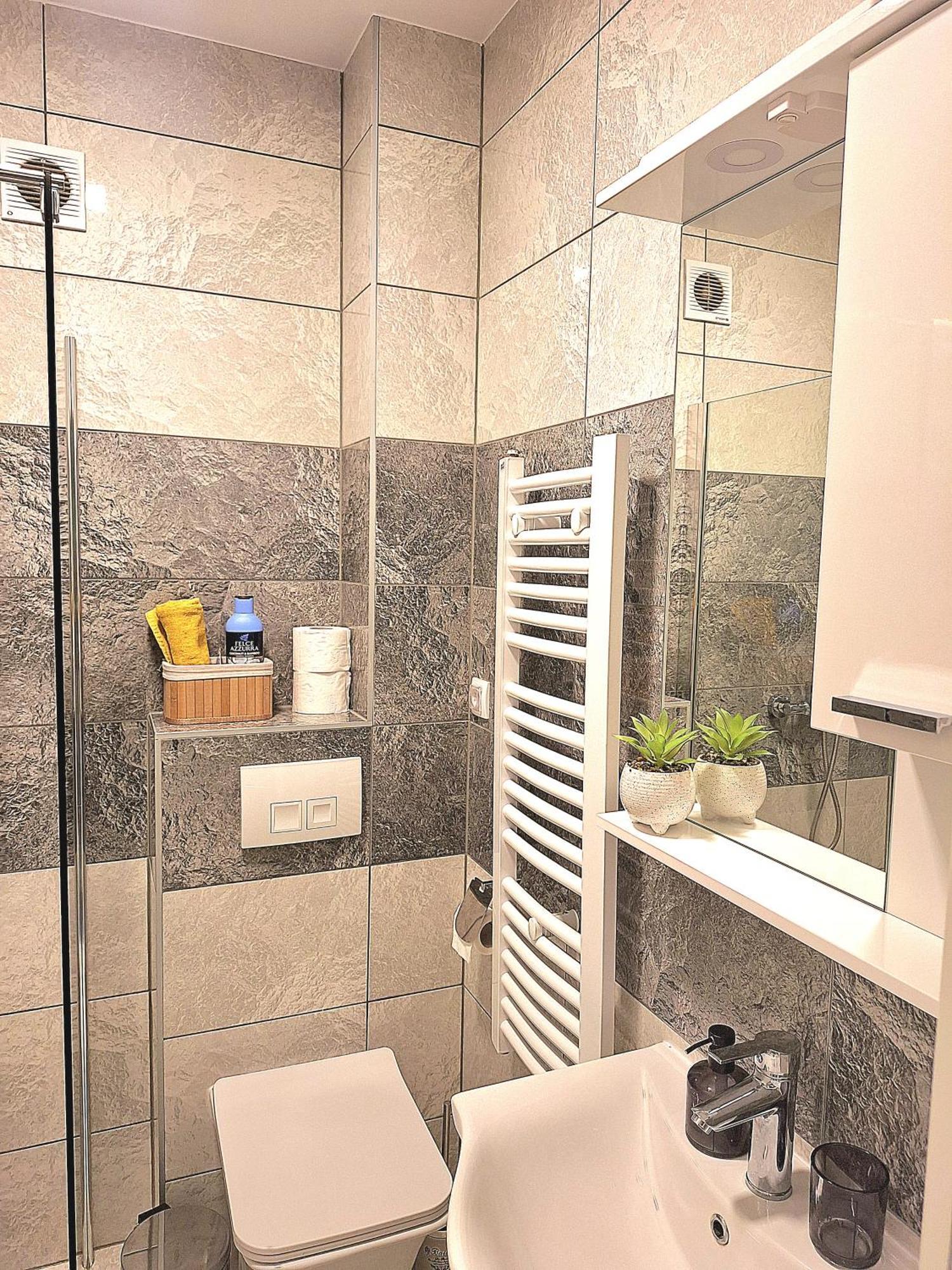 בייאליינה Azimut Apartman מראה חיצוני תמונה